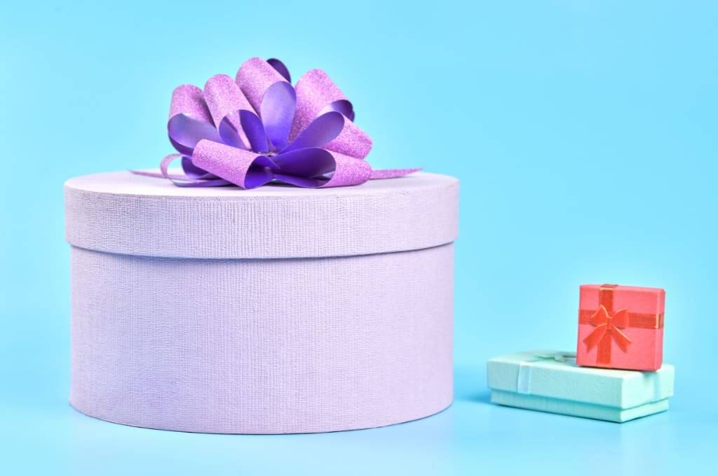 how to wrap a circular gift